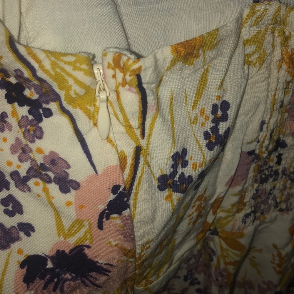 An Old Navy Dress. - Picture 4 of 4